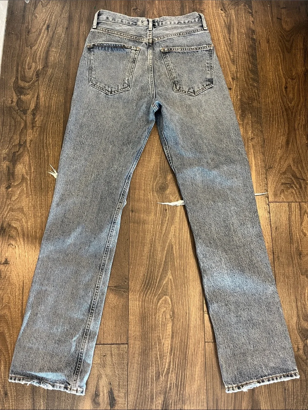 Agolde Women’s Lana fit Light Blue Distressed Jeans - Picture 4 of 9